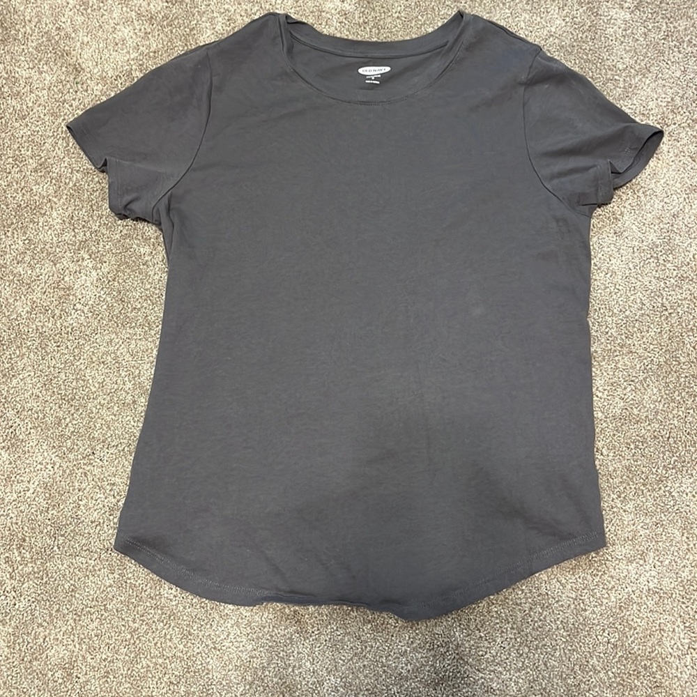 gray plain t shirt